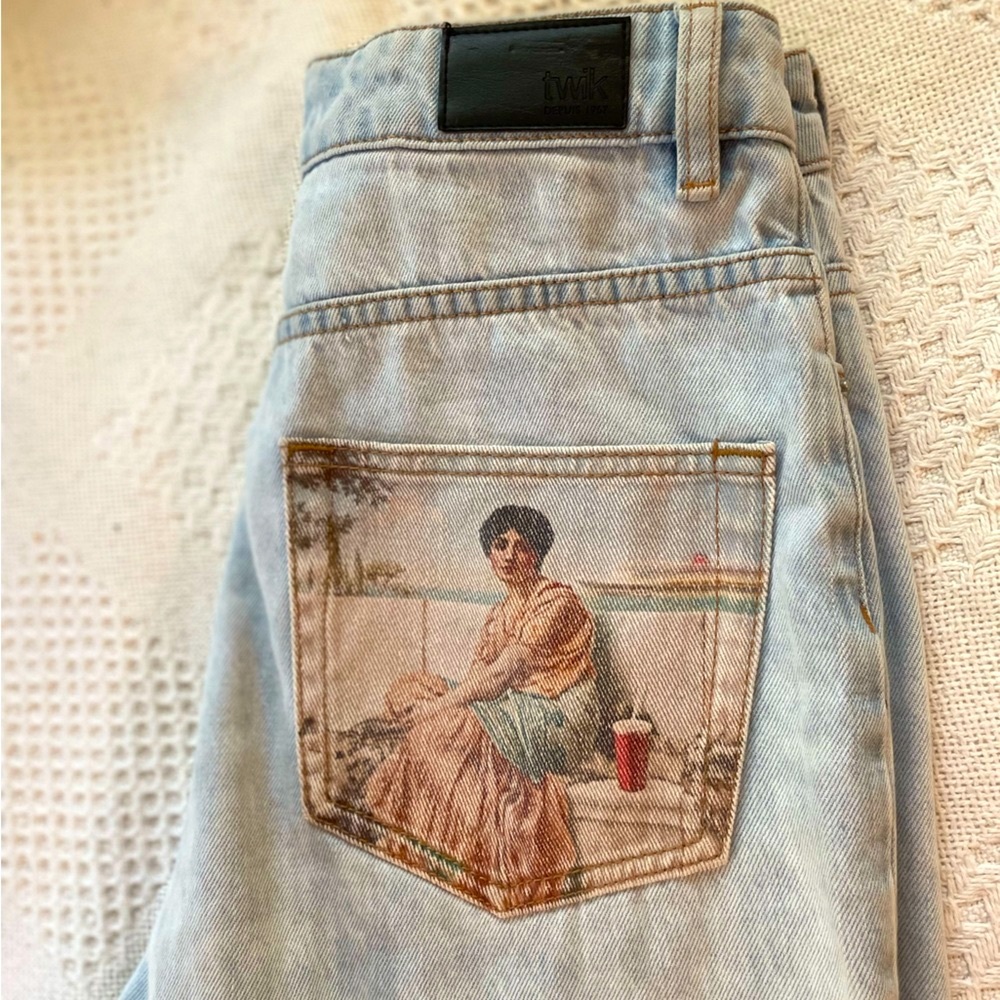 LIGHT WASH TWIK JEANS